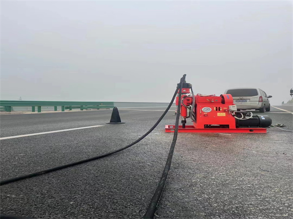 武昌马路路基路面开裂下沉注浆加固灌浆